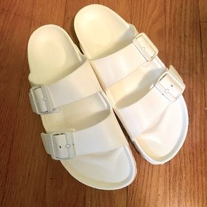 Birkenstocks size 9 white GUC